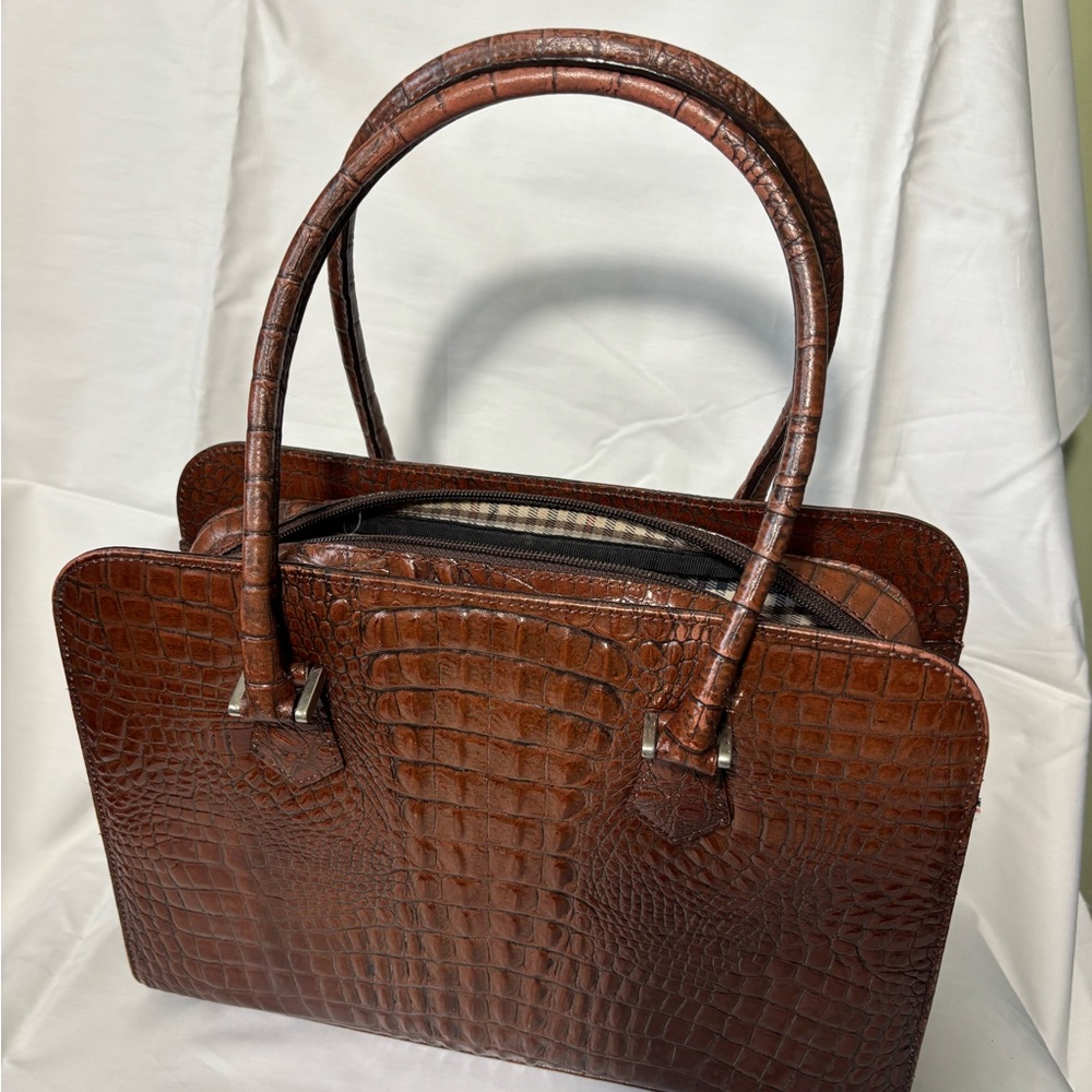 Elegant Brown Crocodile-Embossed Women's Bag